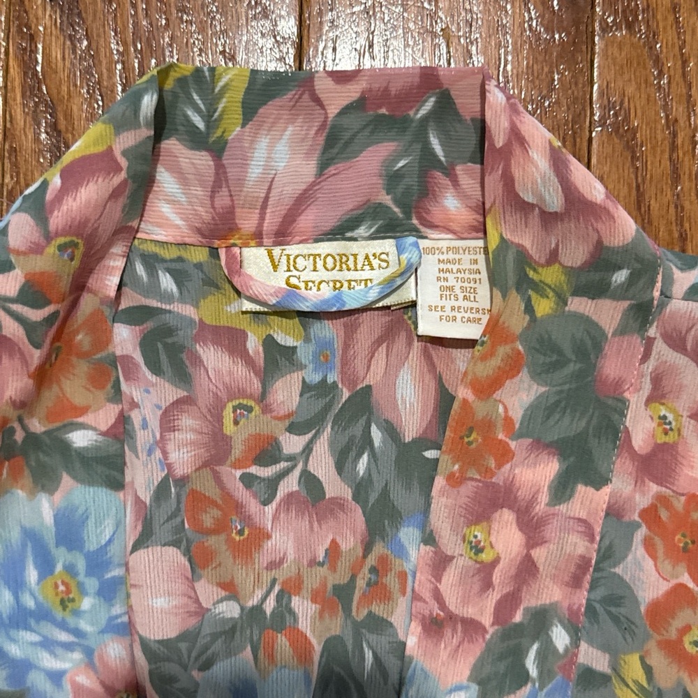 Vintage Victoria’s Secret Floral Robe - Picture 4 of 4